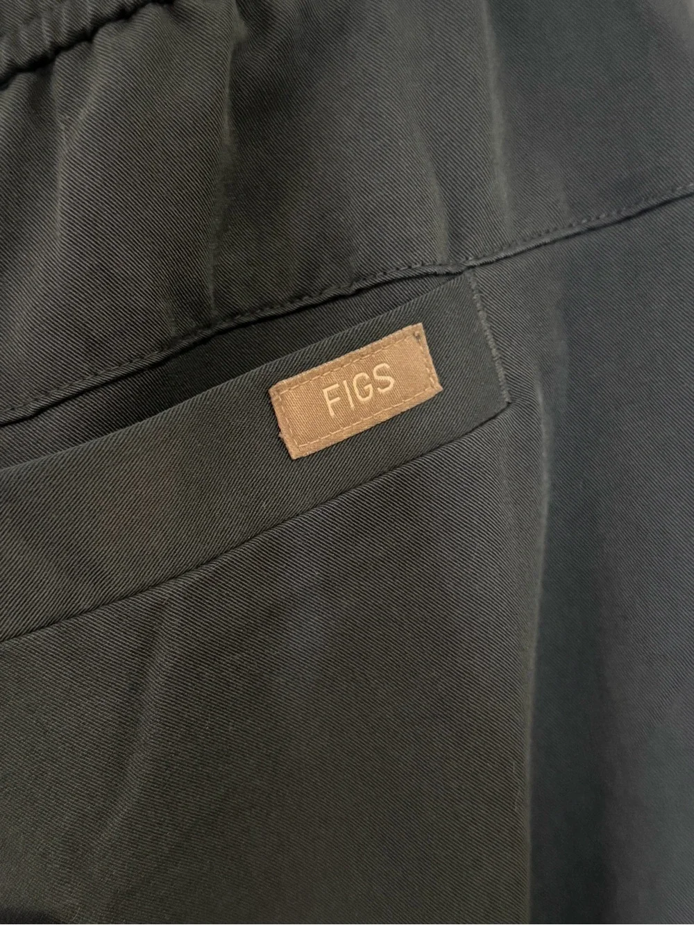 FIGS Tansen Jogger Scrub Pants Dark Harbor Blue - Men's Size Small